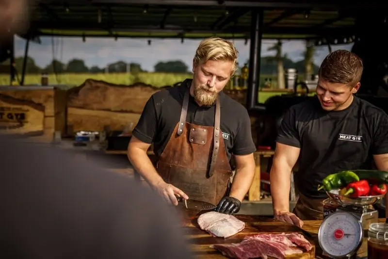 Meat Gys, BBQ-foodtruck uit Overijssel, te huur via Feestkarhuren.nl