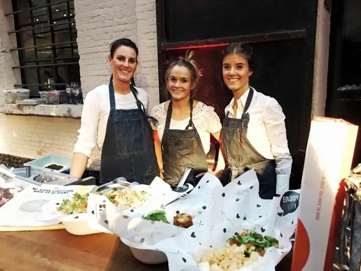 Mi! Asian streetfood, vegetarische foodtruck, te huur via Feestkarhuren.nl