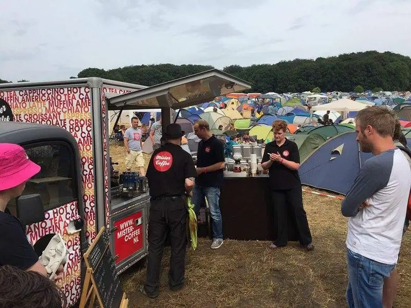 Mister Coffee, koffiebar op wielen uit Limburg (NL), te huur via Feestkarhuren.nl