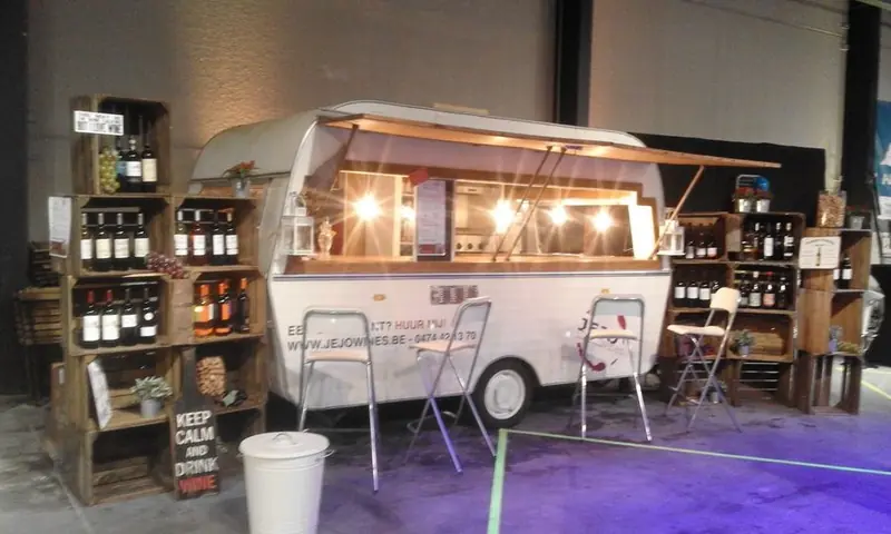 Mobiele wijnbar by JEJOwines, mobiele bar uit Antwerpen, te huur via Feestkarhuren.nl