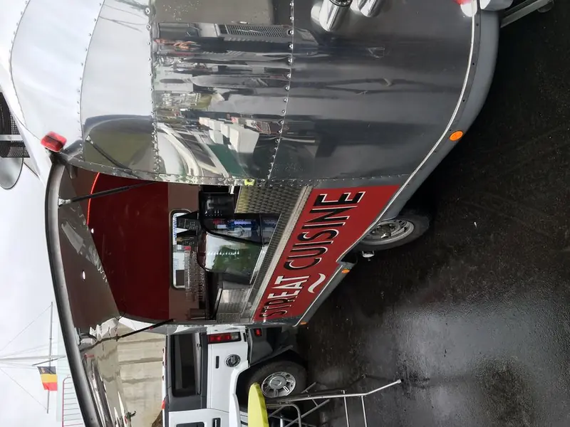 Mobile Event Solutions, mobiele cocktailbar uit Overijssel, te huur via Feestkarhuren.nl