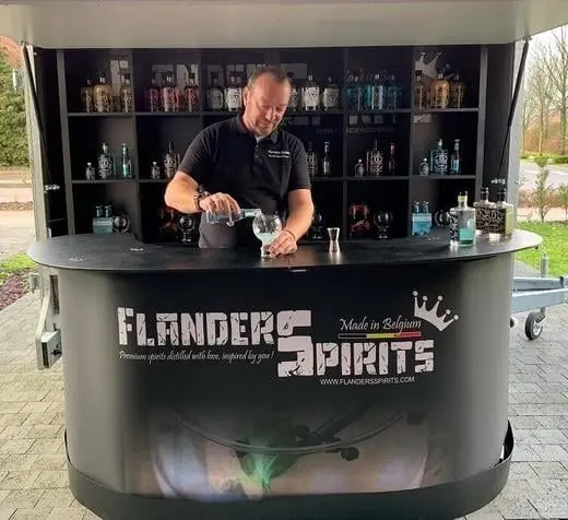 Mobile Gin Bar, mobiele cocktailbar uit Antwerpen, te huur via Feestkarhuren.nl