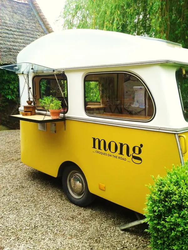 Mong, burgertruck uit Antwerpen, te huur via Feestkarhuren.nl