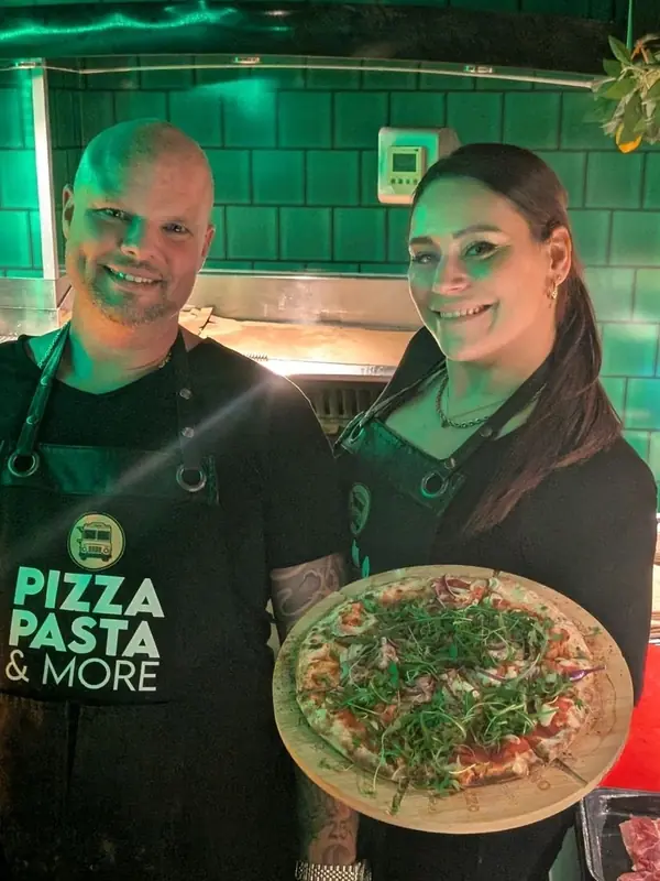 MoreFoodTrucks, pizzatruck uit Zuid-Holland, te huur via Feestkarhuren.nl