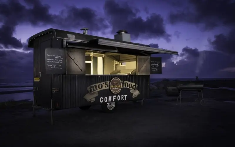 Mo's Comfort Food, visfoodtruck uit Antwerpen, te huur via Feestkarhuren.nl