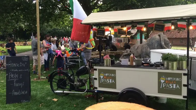 Motorino della Pasta, pastafoodtruck uit Limburg (NL), te huur via Feestkarhuren.nl
