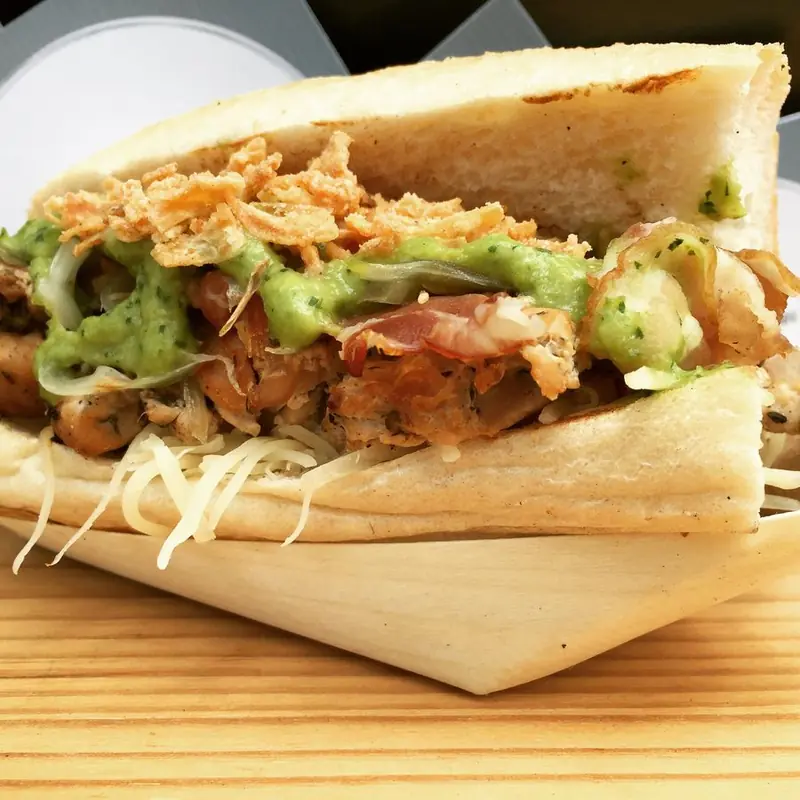 Na' Guará, glutenvrije foodtruck uit Antwerpen, te huur via Feestkarhuren.nl
