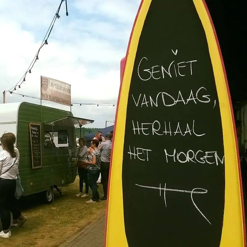 Op Bruno's Wijze, pastafoodtruck uit Limburg (NL), te huur via Feestkarhuren.nl