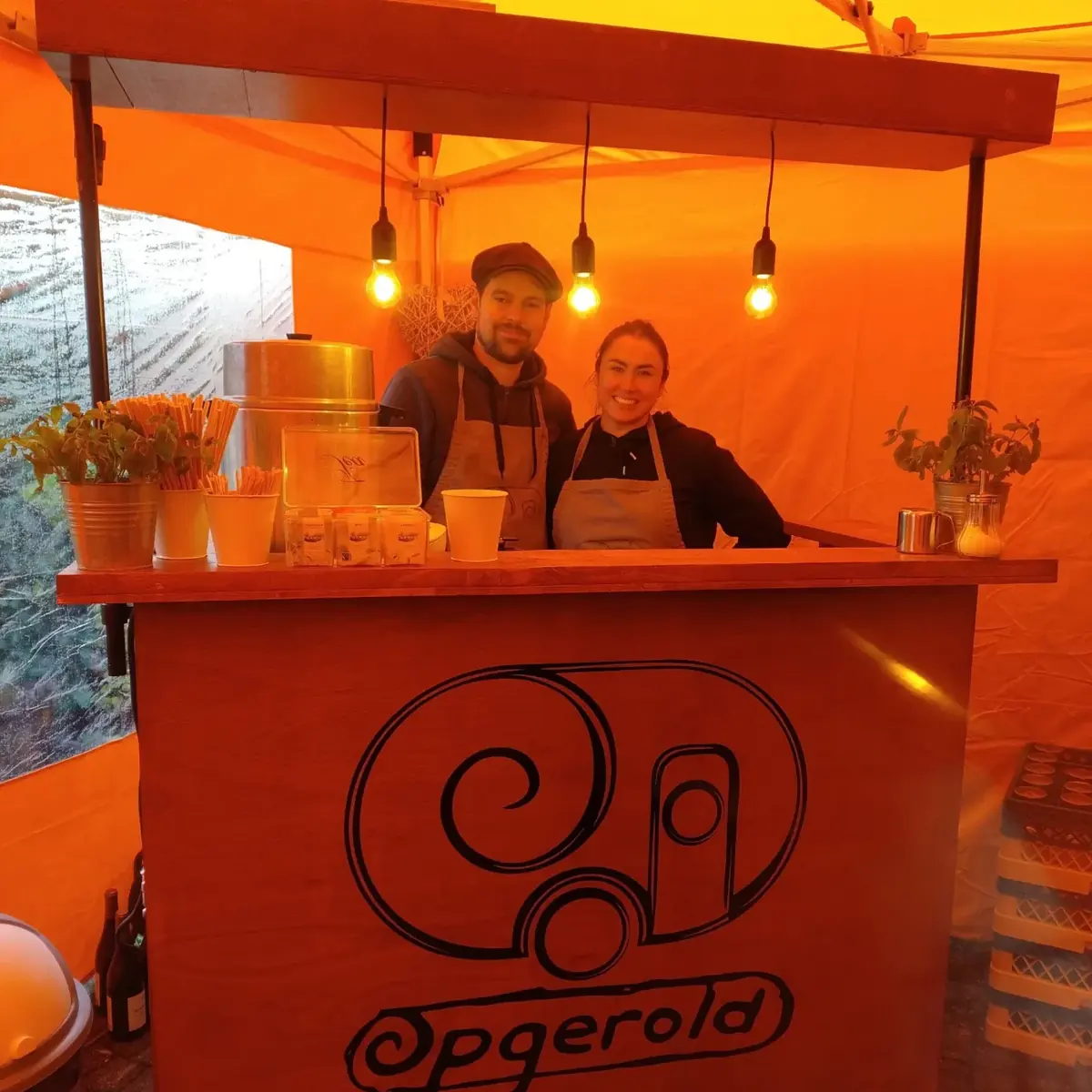 Coreisha en Gerben aan de bar