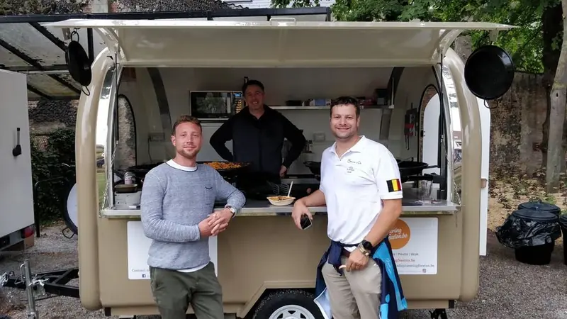 Paellafeesten.be, tapasfoodtruck uit Antwerpen, te huur via Feestkarhuren.nl