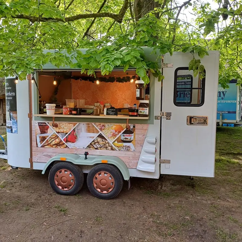 Pannenkoeken per meter, foodtruck voor desserten uit Limburg (NL), te huur via Feestkarhuren.nl