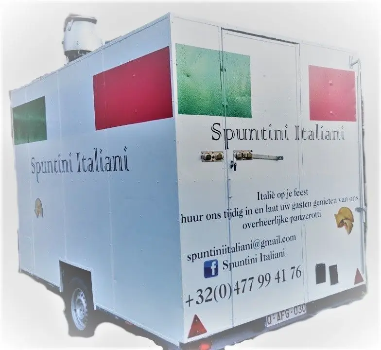 Panzerotti Spuntini Italiani, pizzatruck uit Limburg (NL), te huur via Feestkarhuren.nl