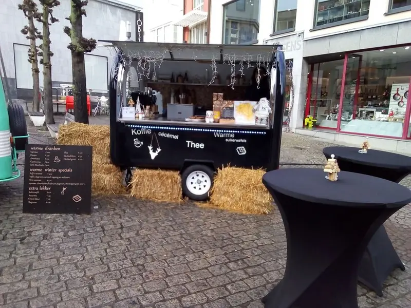Partybubbles, mobiele cocktailbar uit Antwerpen, te huur via Feestkarhuren.nl