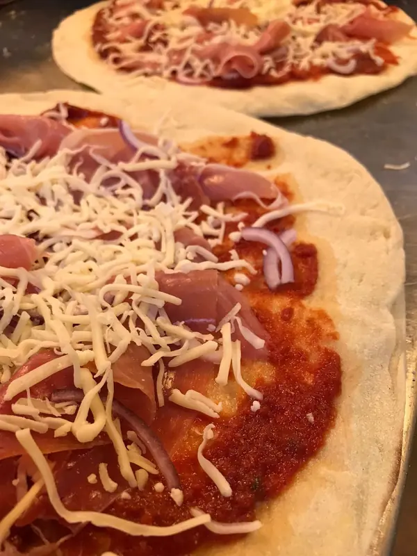 Pasta-pizza truck, pizzatruck uit Antwerpen, te huur via Feestkarhuren.nl