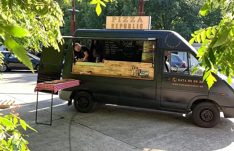 De pizzatruck van Pizza Republic