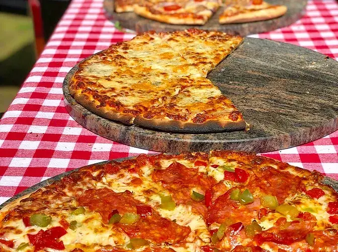 Pizza van Pizza Republic