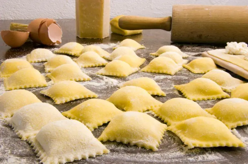 Pasta Zi'Anna, pastafoodtruck uit West-Vlaanderen, te huur via Feestkarhuren.nl