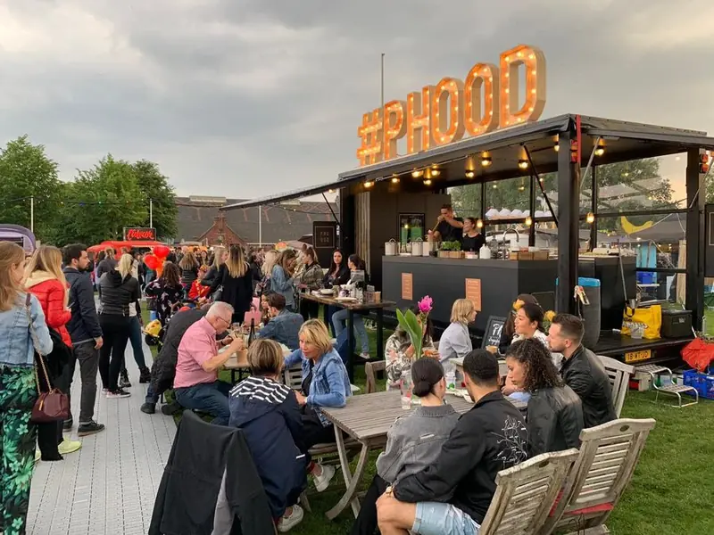 PHOOD, vegan foodtruck, te huur via Feestkarhuren.nl