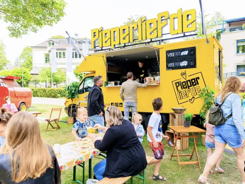 Pieperliefde, frietfoodtruck uit Zuid-Holland, te huur via Feestkarhuren.nl