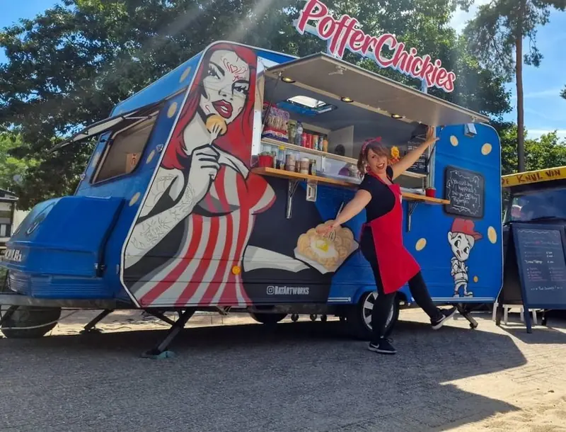 PofferChickies, streetfoodtruck uit Zuid-Holland, te huur via Feestkarhuren.nl