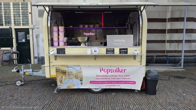 Popsuiker poffertjes foodtruck, foodtruck voor zoete lekkernijen uit Noord-Holland, te huur via Feestkarhuren.nl