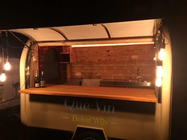 Qué-Vin En Route, tapasfoodtruck uit Antwerpen, te huur via Feestkarhuren.nl