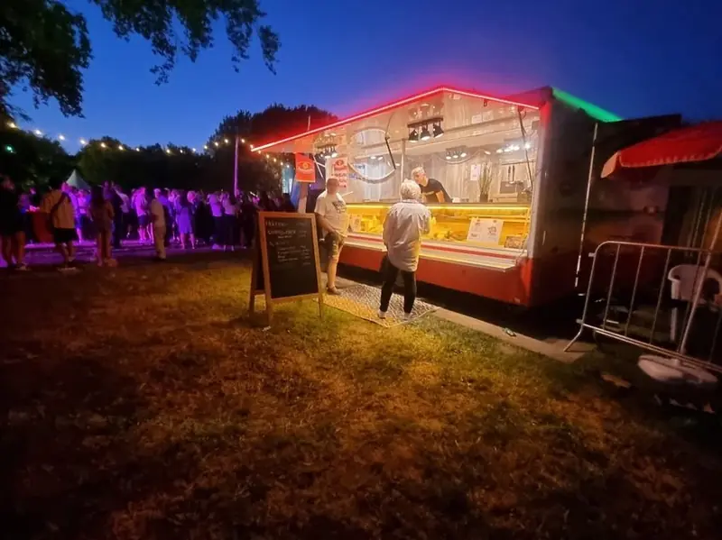 Ricky's Bakery, ijsfoodtruck uit Noord-Holland, te huur via Feestkarhuren.nl