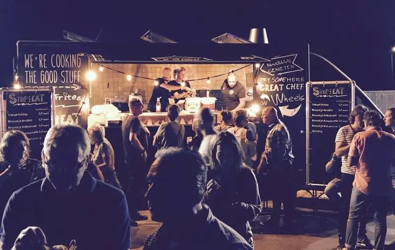 Rijdendekeuken, frietfoodtruck uit Utrecht, te huur via Feestkarhuren.nl