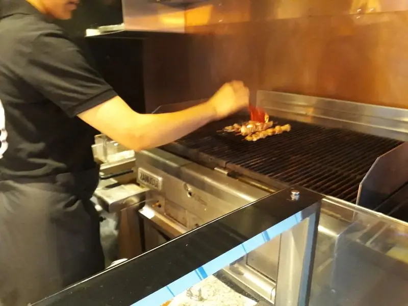 Roadburger Foodtruck - BBQ, burgertruck, te huur via Feestkarhuren.nl