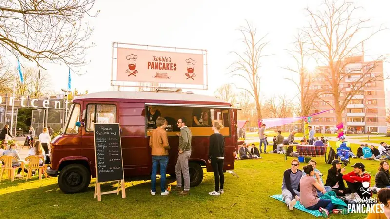 Robbie's Pancakes, foodtruck voor zoete lekkernijen, te huur via Feestkarhuren.nl
