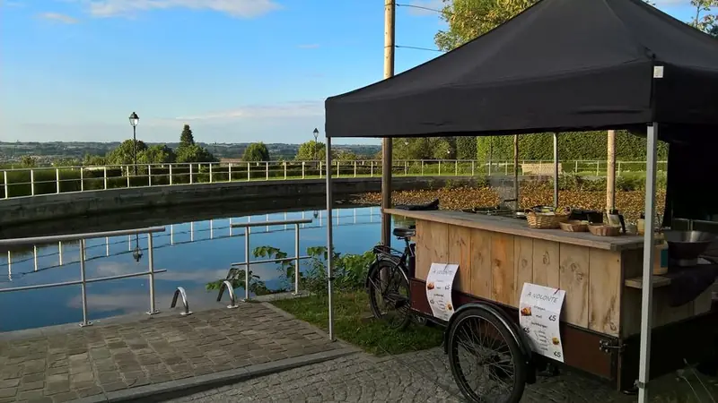 Robin John - Alle Dranken, tapwagen uit Antwerpen, te huur via Feestkarhuren.nl