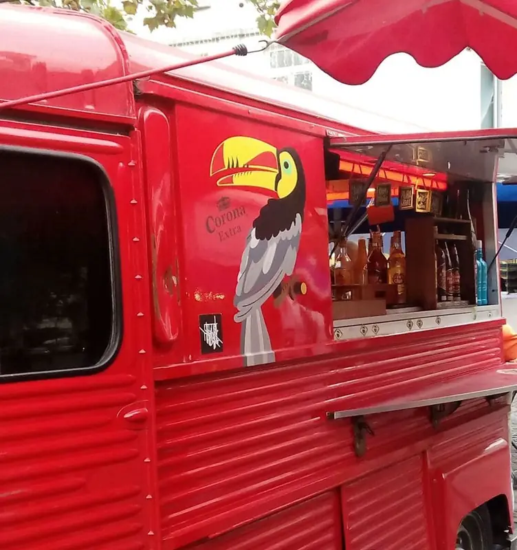 Robin john, mobiele cocktailbar uit Antwerpen, te huur via Feestkarhuren.nl