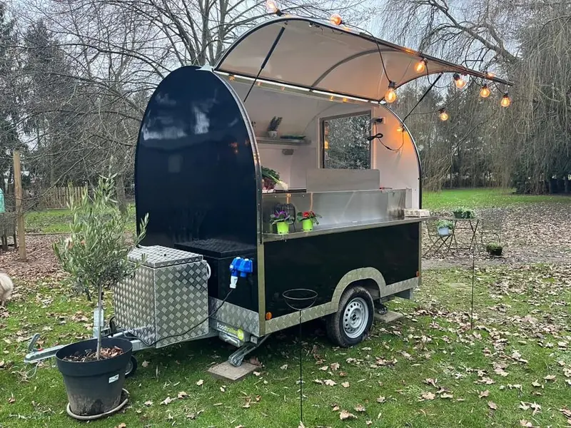 Rollin'Chef, pastafoodtruck uit Antwerpen, te huur via Feestkarhuren.nl