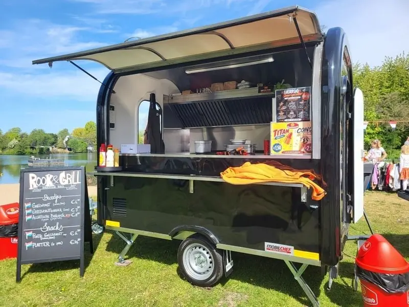 Rook en Grill, BBQ-foodtruck uit Utrecht, te huur via Feestkarhuren.nl