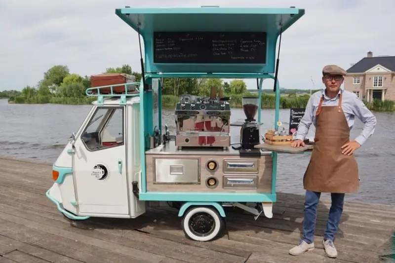 Ruud's Coffeebar, koffiebar op wielen uit Noord-Holland, te huur via Feestkarhuren.nl