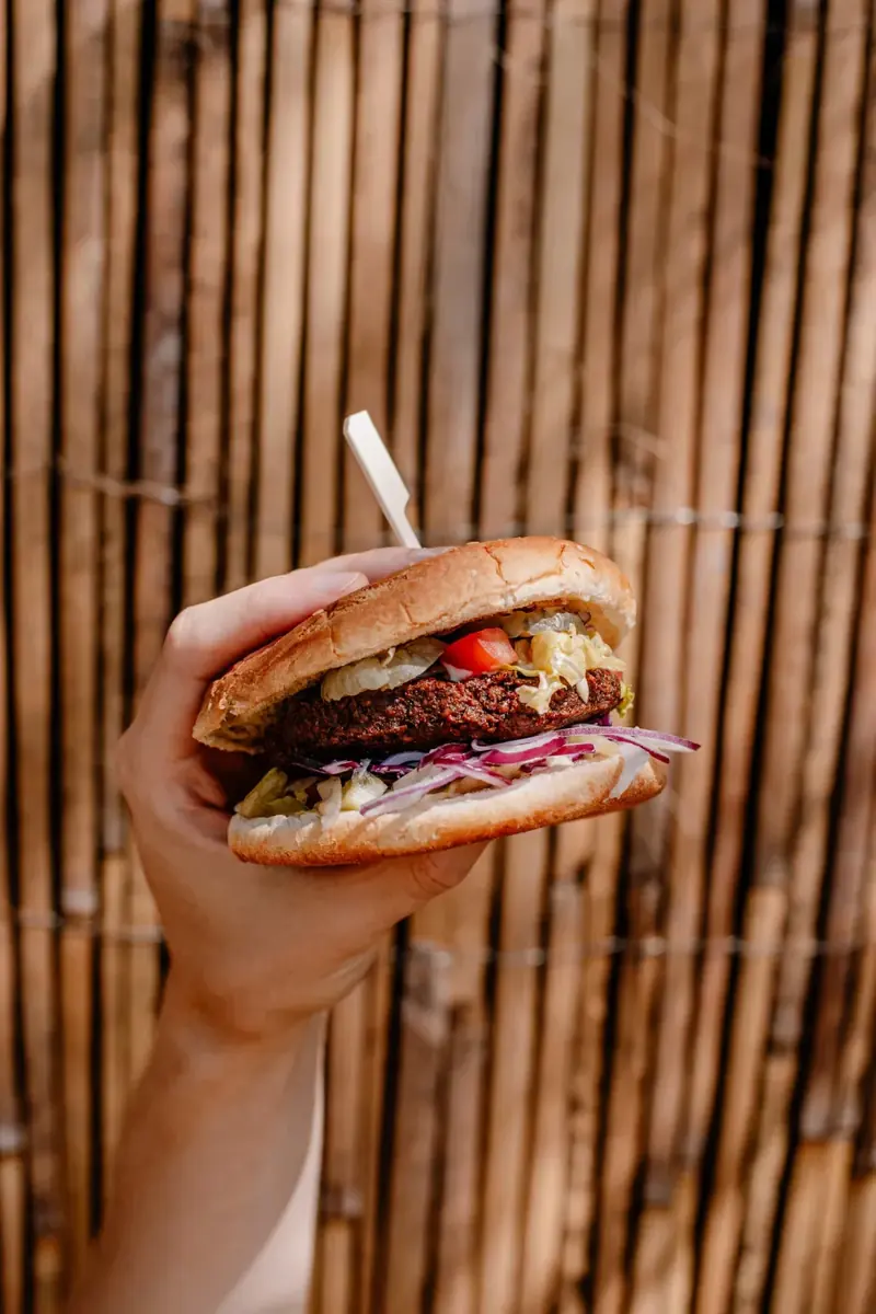 Een pita van Sabich Streetfood