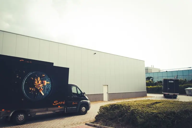 Saté Foodtruck, BBQ-foodtruck uit Zuid-Holland, te huur via Feestkarhuren.nl