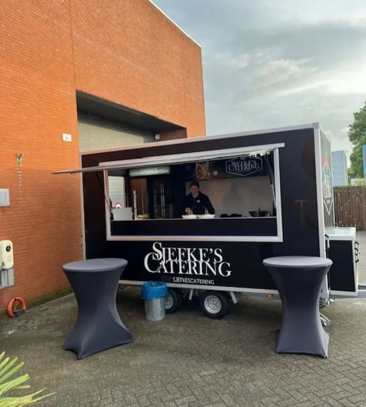 Sjefke's catering, frietfoodtruck uit Noord-Brabant, te huur via Feestkarhuren.nl