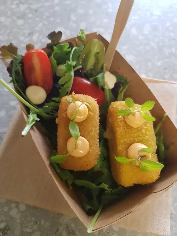 Smeuïg, frietfoodtruck uit Limburg (NL), te huur via Feestkarhuren.nl