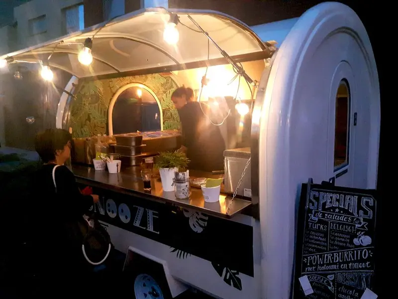 Snooze Like The Button, mobiele cocktailbar uit Brussel, te huur via Feestkarhuren.nl
