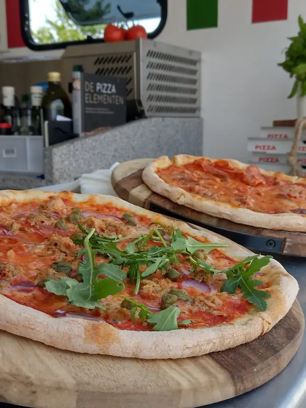 Spanino, pizzatruck uit Zuid-Holland, te huur via Feestkarhuren.nl