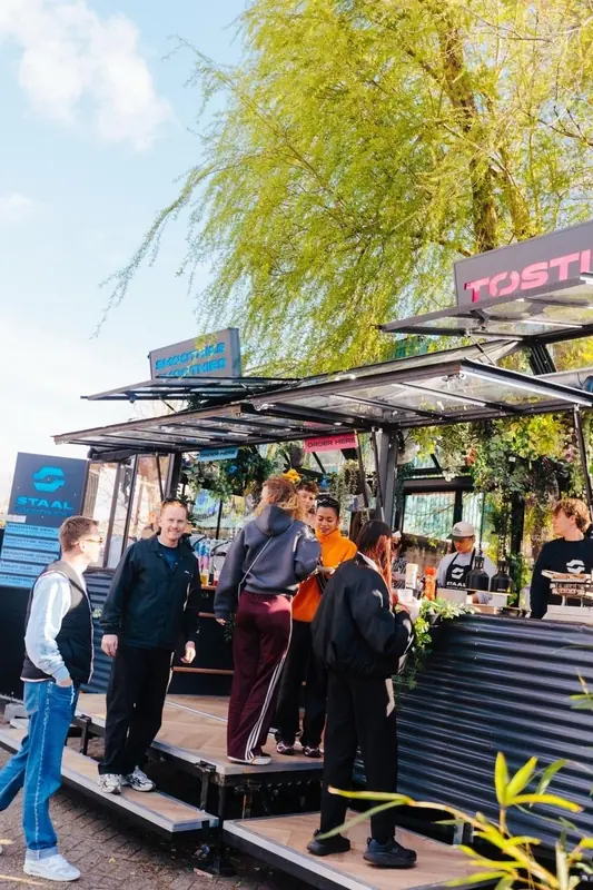 Staal Foodtrucks, streetfoodtruck uit Zuid-Holland, te huur via Feestkarhuren.nl