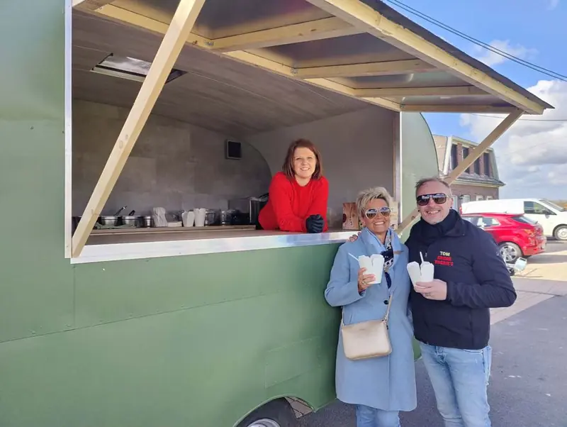 Sté’s pastabar, pastafoodtruck uit Oost-Vlaanderen, te huur via Feestkarhuren.nl