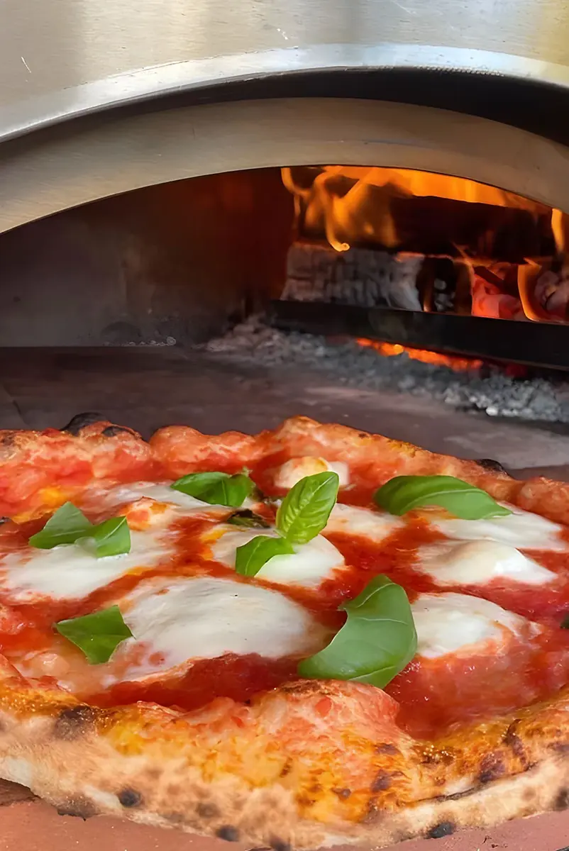 Pizza uit de houtoven