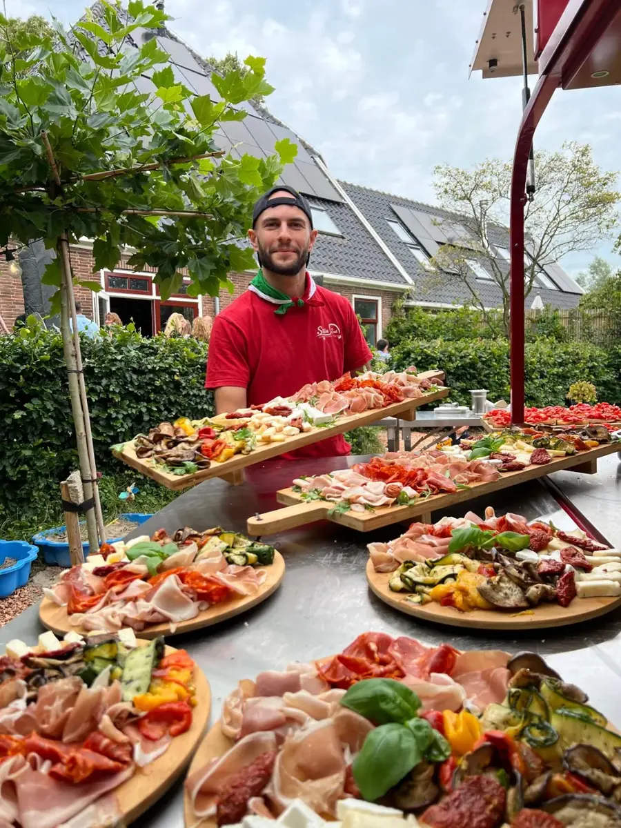 Italiaanse catering op tafel