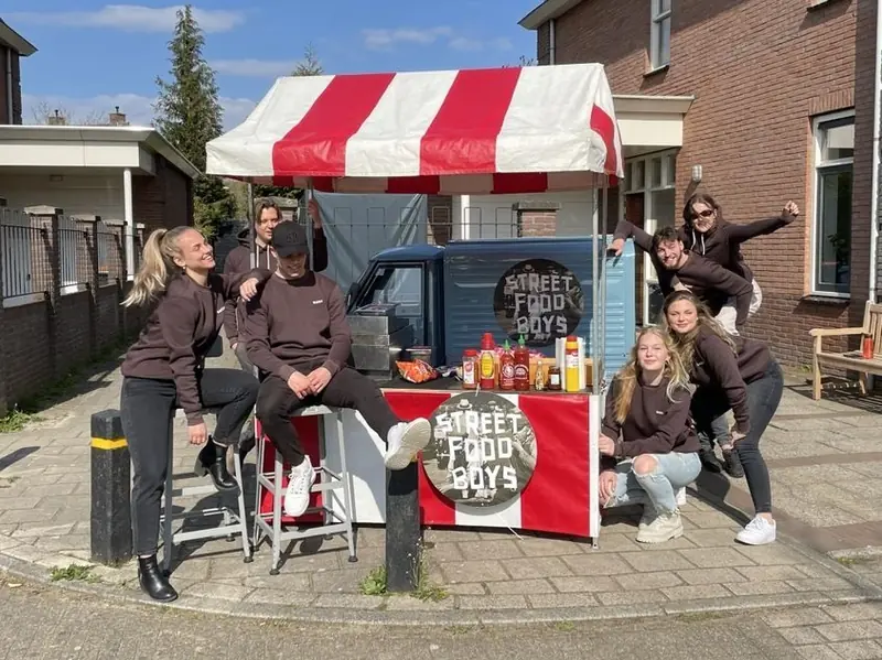 Streetfood Boys, fastfoodtruck uit Utrecht, te huur via Feestkarhuren.nl