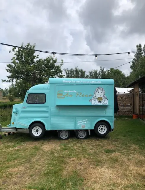 Streetfood by Au Fleur, frietfoodtruck uit Oost-Vlaanderen, te huur via Feestkarhuren.nl
