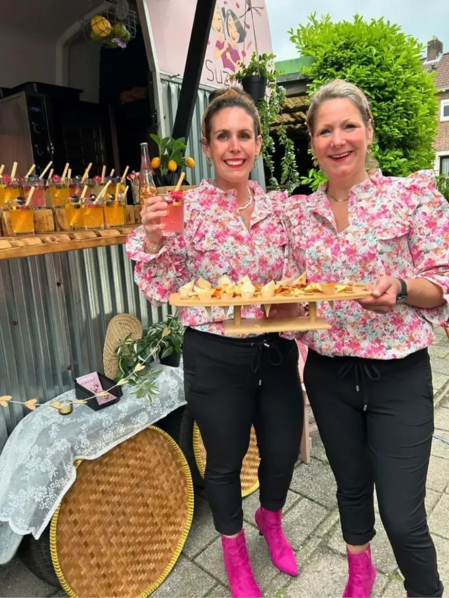 Mariëlle en Sylvia van Suzzen