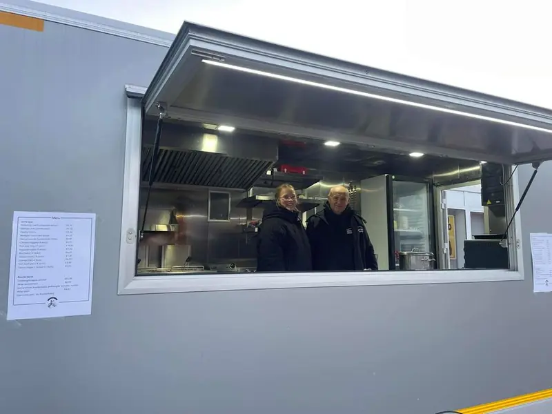‘t Buikske Vol, frietfoodtruck uit Antwerpen, te huur via Feestkarhuren.nl