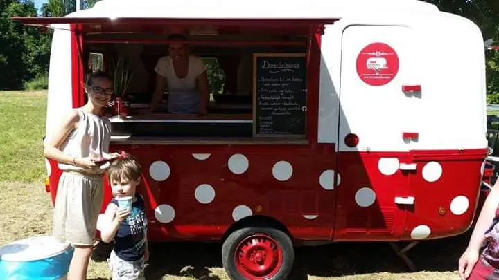 t Vanneke, ijsfoodtruck uit Antwerpen, te huur via Feestkarhuren.nl
